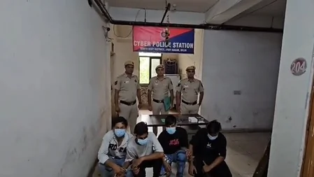 दिल्ली: क्रेडिट कार्ड लिमिट बढ़ाने के बहाने ठगी, फर्जी कॉल सेंटर का भंडाफोड़, 6 गिरफ्तार