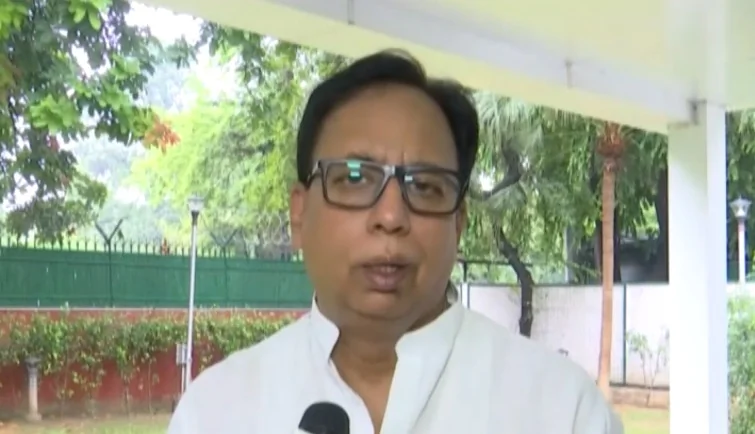 संसद में पप्पू यादव के प्रदर्शन पर भाजपा का तीखा हमला, संसदीय मर्यादा के उल्लंघन का आरोप