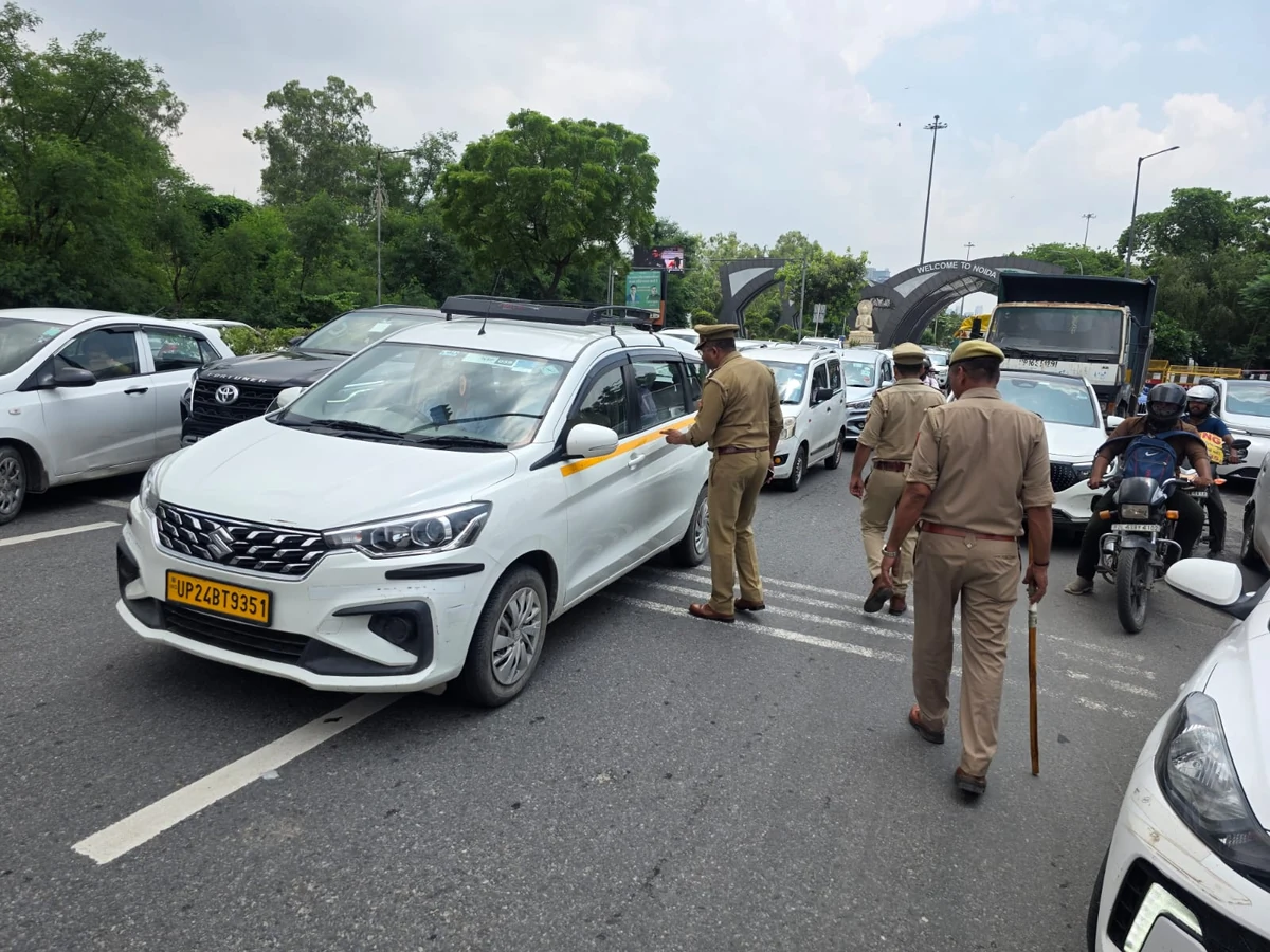 किसान मार्च: दिल्ली-नोएडा बॉर्डर पर सुरक्षा चाक-चौबंद, गाड़ियों की सघन तलाशी जारी