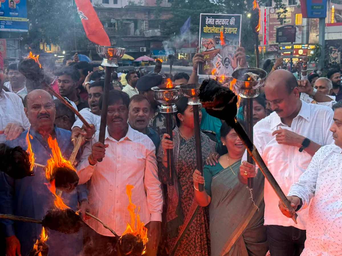 झारखंड: भर्ती परीक्षाओं में धांधली के खिलाफ BJP का राज्यव्यापी आंदोलन, CBI जांच की मांग