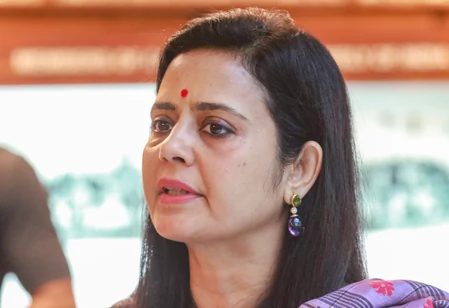 सुप्रीम कोर्ट ने महुआ मोइत्रा से पूछा, 'सांसद होकर अंडों से डर लगता है?', वर्चुअली पेशी की अर्जी खारिज