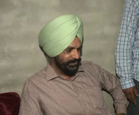 गुरदासपुर हत्याकांड: अमित शाह ने पीड़ित परिवार से की मुलाकात, CBI जांच और हर संभव मदद का दिया भरोसा