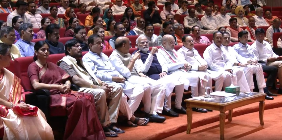 NDA की 'मंगल मिलन' बैठक: एंटी-चीटिंग बिल पर रणनीति, पहली बार शामिल हुए NCP(I) सांसद