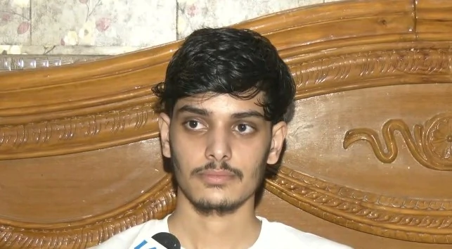 दिल्ली बिल्डिंग हादसा: मलबे में दबे छात्र ने सुनाई आपबीती, 'मुझे लगा मेरा पैर कट जाएगा'