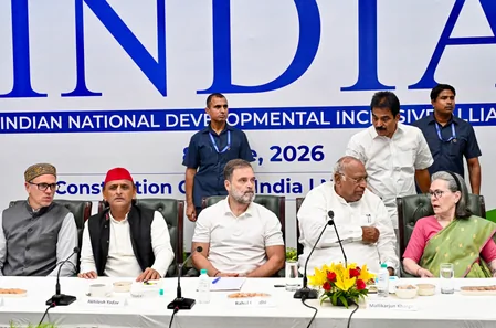 चुनावी प्रक्रिया में हेरफेर का आरोप, 23 विपक्षी दलों ने सुप्रीम कोर्ट से किया हस्तक्षेप का अनुरोध