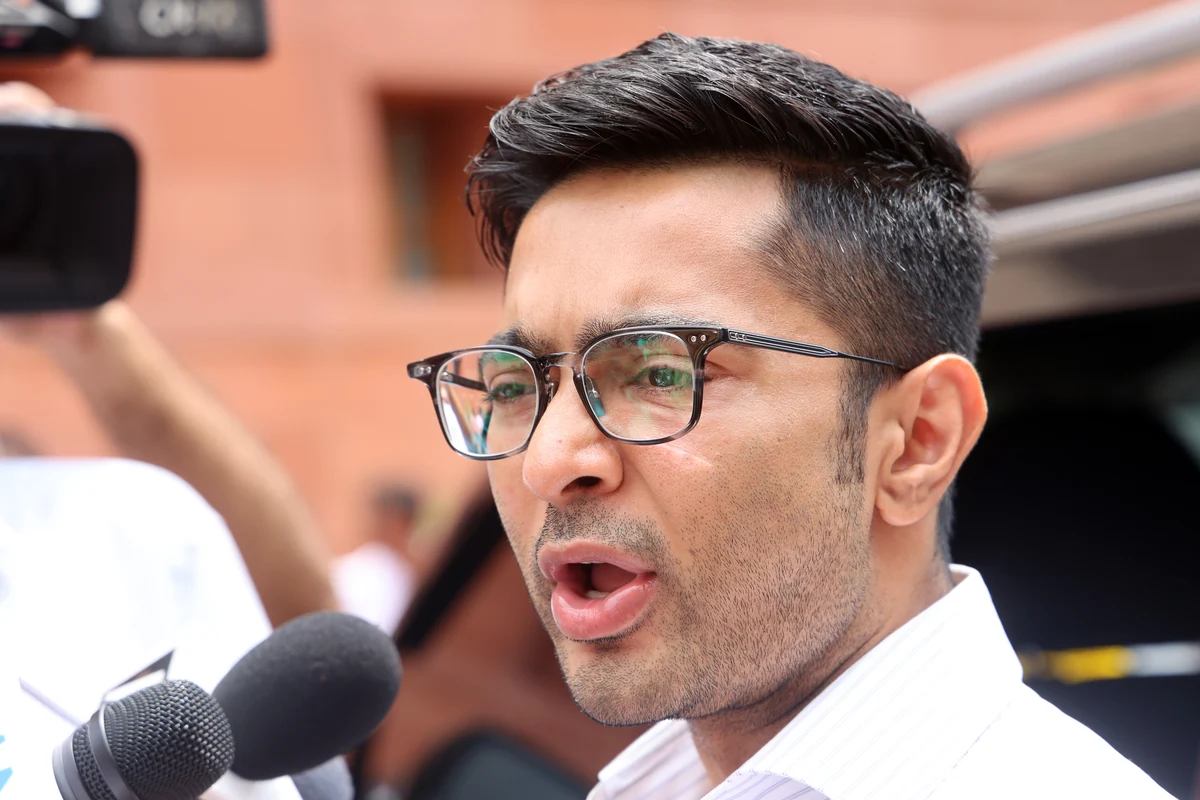 पूर्व मंत्री आशीष बनर्जी की आत्महत्या पर अभिषेक बनर्जी ने उठाए सवाल, भाजपा-मीडिया पर लगाया आरोप