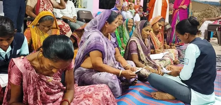 महीसागर में साक्षरता की नई कहानी: रात की क्लास से 4,135 लोगों ने पाई शिक्षा, अब खुद करते हैं बैंक-डेयरी के काम