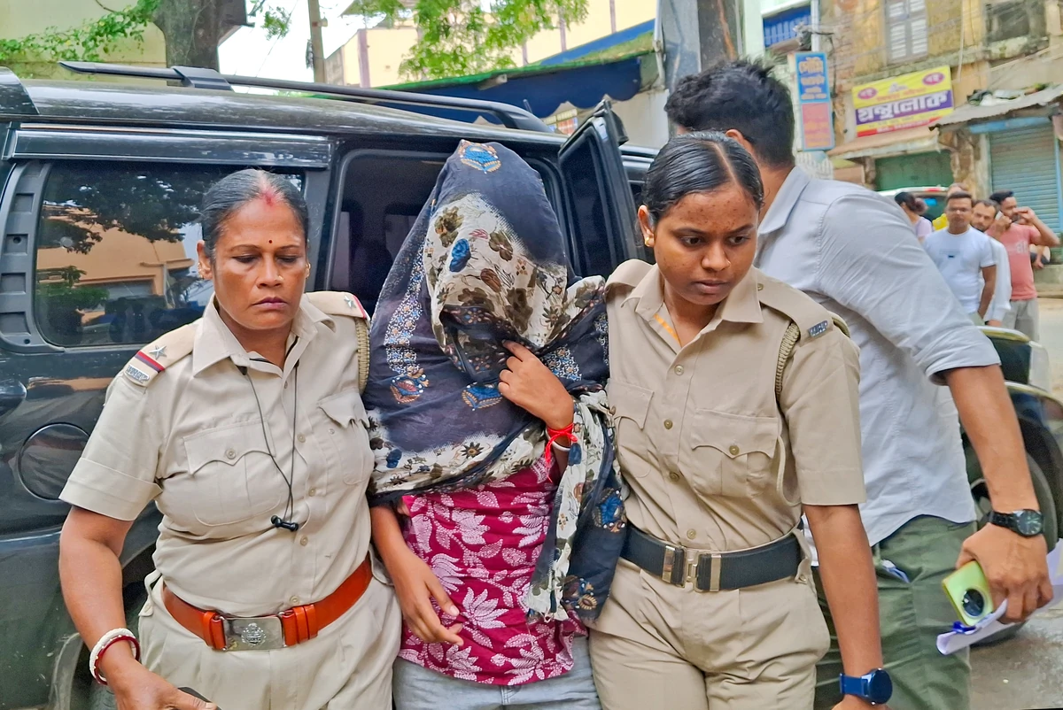 बंगाल: मंत्रियों के परिवारों को हनी-ट्रैप करने की साज़िश? STF जांच में 'पाकिस्तानी नेटवर्क' का खुलासा