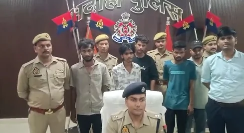 भदोही: 'साइबर वज्र अभियान' में बड़ी सफलता, 50 लाख की ठगी करने वाले 5 जालसाज गिरफ्तार