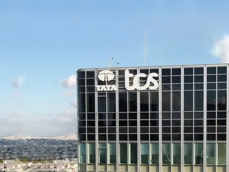 TCS Q1 Results: मुनाफा तिमाही-दर-तिमाही घटा, पर निवेशकों को मिलेगा 12 रुपये प्रति शेयर का डिविडेंड