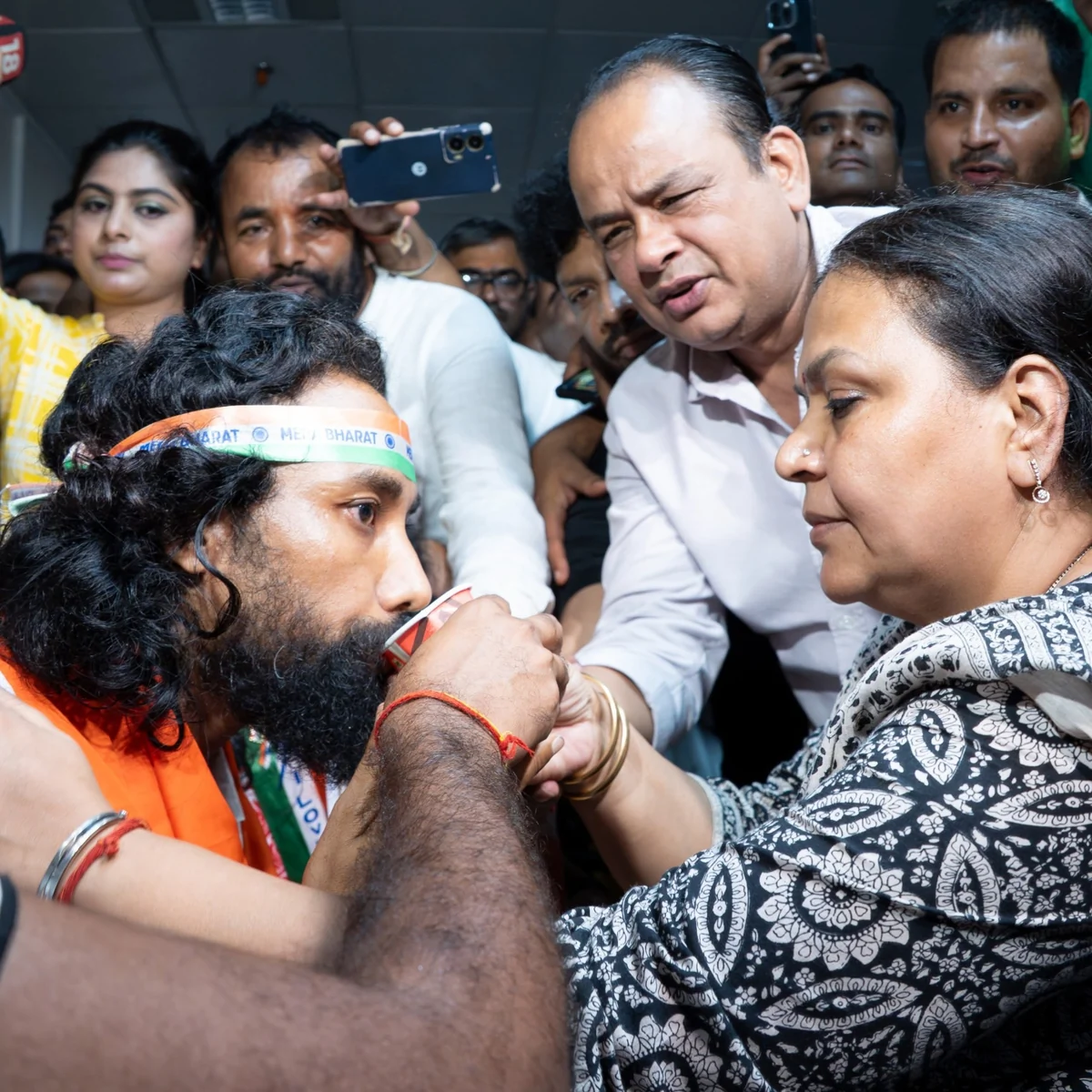 झारखंड छात्र आंदोलन: 16 दिन बाद टूटी भूख हड़ताल, सरकार के फैसले के बाद देवेंद्र महतो ने खत्म किया अनशन