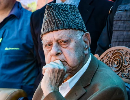 जम्मू-कश्मीर: आतंकी हमलों पर फारूक अब्दुल्ला ने उठाए सवाल, कहा - 'हम सिर्फ अपना हक और इज्जत मांग रहे हैं'