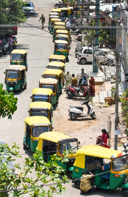 केरल: RTO में 'एजेंट राज' से परेशान ऑटो चालक ने दी जान, भ्रष्टाचार के आरोपों पर सरकार ने दिए जांच के आदेश