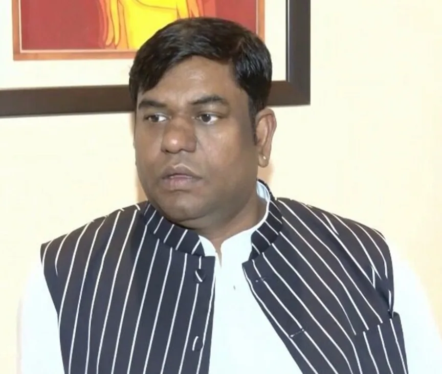 मुख्य चुनाव आयुक्त पर मुकेश सहनी का विवादित बयान: 'एक खून माफ होता तो गोली मार देता'