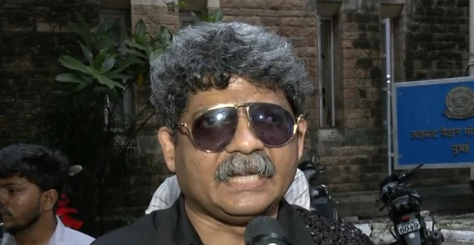 मनोज जरांगे के मुंबई आंदोलन पर विवाद, वकील ने की अनुमति न देने और कार्रवाई करने की मांग