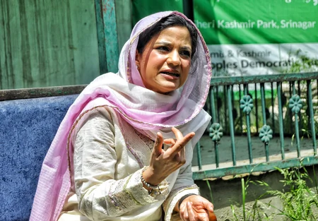 श्रीनगर: इल्तिजा मुफ्ती पर FIR, PDP ने पुलिस पर लगाया सत्ता के दुरुपयोग का आरोप