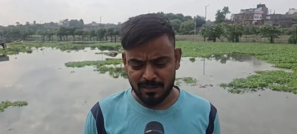 वाराणसी: गंगा के बाद अब वरुणा नदी भी उफान पर, निचले इलाकों में बाढ़ से जनजीवन अस्त-व्यस्त