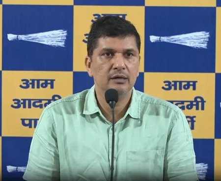 दिल्ली में नया 'एक्स-रे मशीन घोटाला'? AAP का दावा- 10 लाख की मशीन 33 लाख में खरीदी गई