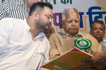 लालू यादव परिवार से जुड़े मनी लॉन्ड्रिंग मामले में आरोप तय करने पर फैसला टला