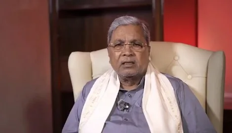 कर्नाटक स्टिंग विवाद: सिद्दारमैया की चुप्पी और कुमारस्वामी की चेतावनी से गरमाई सियासत
