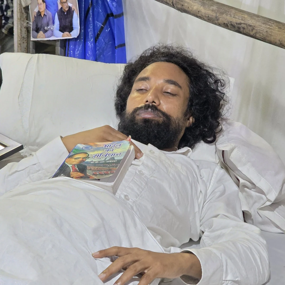 रांची: परीक्षा में धांधली के खिलाफ़ अनशन कर रहे छात्रों की CM सोरेन से भावुक अपील, 'हम आपके ही बच्चे हैं'