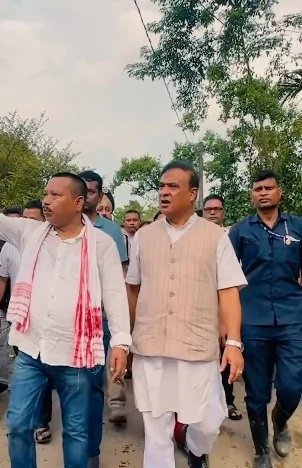 असम में बाढ़ से तबाही: मुख्यमंत्री सरमा ने प्रभावितों को दिया पुनर्वास का आश्वासन