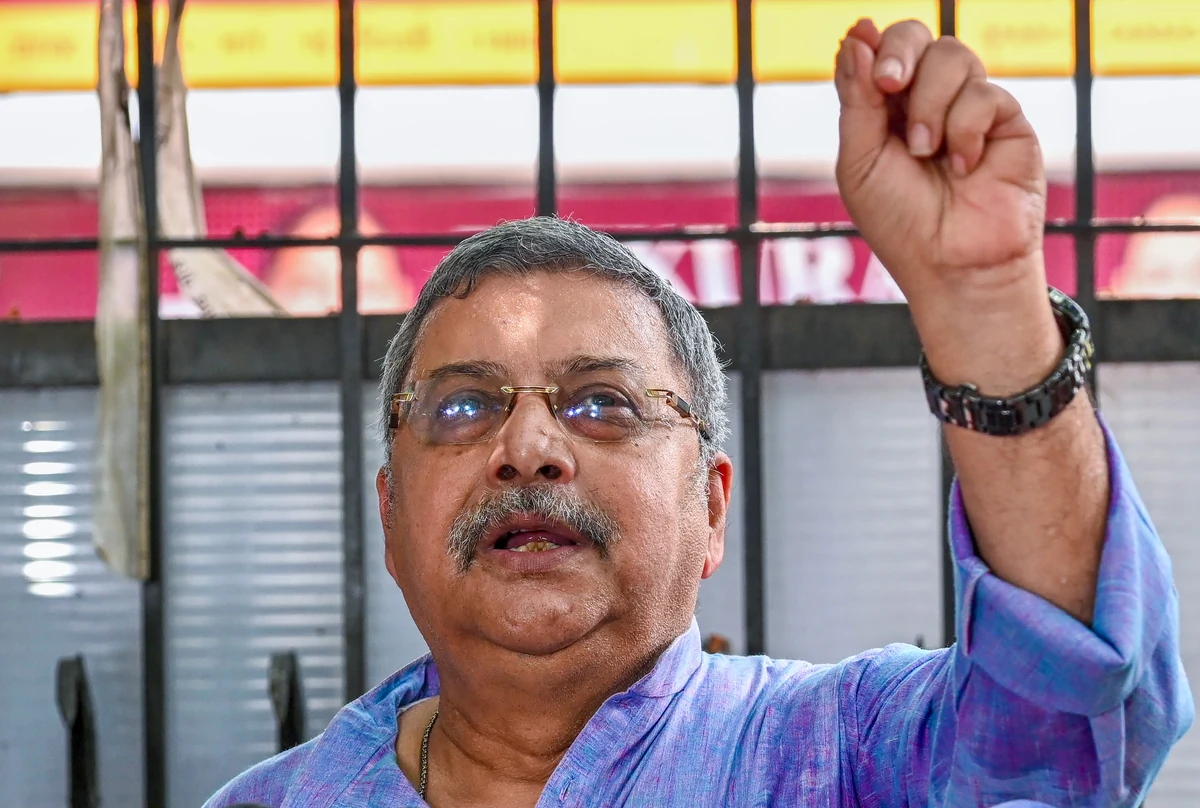 महिला सांसद से अभद्रता: TMC सांसद कल्याण बनर्जी मानसून सत्र से निलंबित