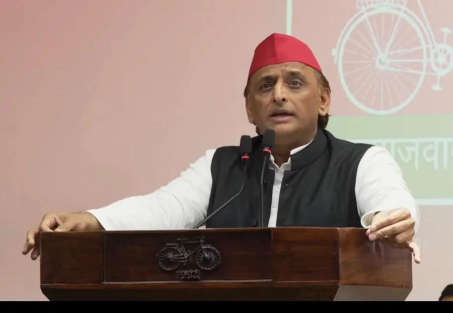 यूपी विधानसभा चुनाव 2027: अखिलेश यादव ने की 'PDA प्रणपत्र' की घोषणा, संविधान दिवस पर जारी होगा घोषणापत्र