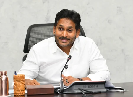 रामायपट्टनम पोर्ट निजीकरण: जगन रेड्डी ने नायडू सरकार पर घोटाले और राज्य को नुकसान पहुँचाने का लगाया आरोप