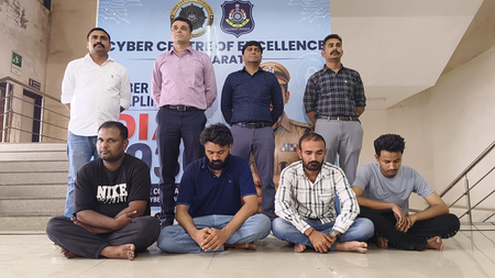 गुजरात: 'म्यूल हंट 2.0' में बड़ी कार्रवाई, 800 करोड़ की साइबर ठगी से जुड़े 4 आरोपी गिरफ्तार