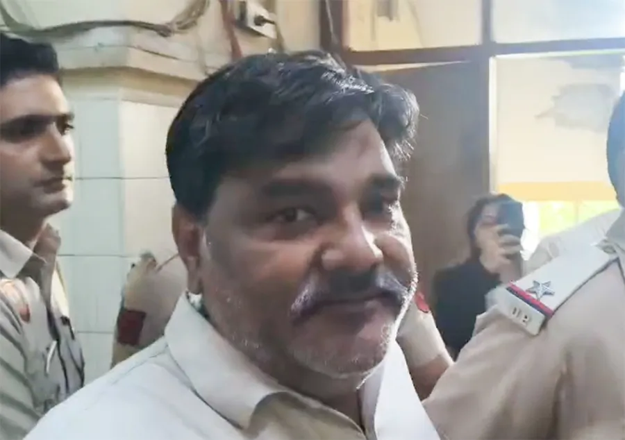 दिल्ली दंगा: IB अफसर अंकित शर्मा हत्याकांड में ताहिर हुसैन को उम्रकैद, भाजपा ने की मौत की सज़ा की मांग