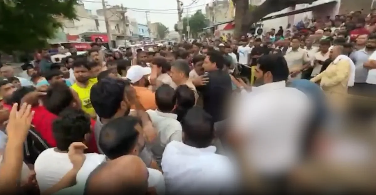 दिल्ली: नरेला में जिम के बाहर प्रॉपर्टी डीलर की गोली मारकर हत्या, जांच में जुटी पुलिस