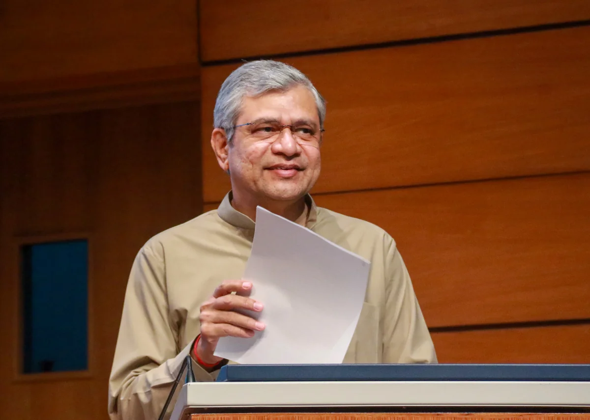 AI और डीपफेक के खतरों से निपटने की तैयारी, सरकार अगले महीने लाएगी रेगुलेशन पर चर्चा पत्र