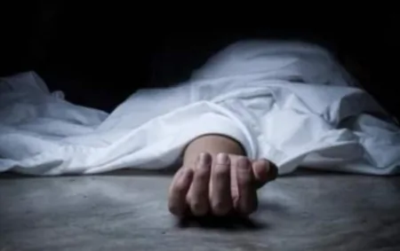 कर्नाटक: धर्मस्थल जा रहे दोस्तों की गाड़ी लॉरी से टकराई, चालक समेत 6 लोगों की दर्दनाक मौत