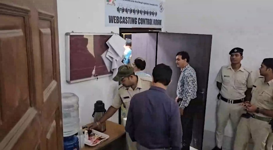 पश्चिम बंगाल: परिसीमन का काम अधूरा, कोलकाता समेत 7 नगर निकायों के चुनाव एक महीने टल सकते हैं