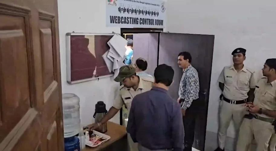 पश्चिम बंगाल: परिसीमन का काम अधूरा, कोलकाता समेत 7 नगर निकायों के चुनाव एक महीने टल सकते हैं