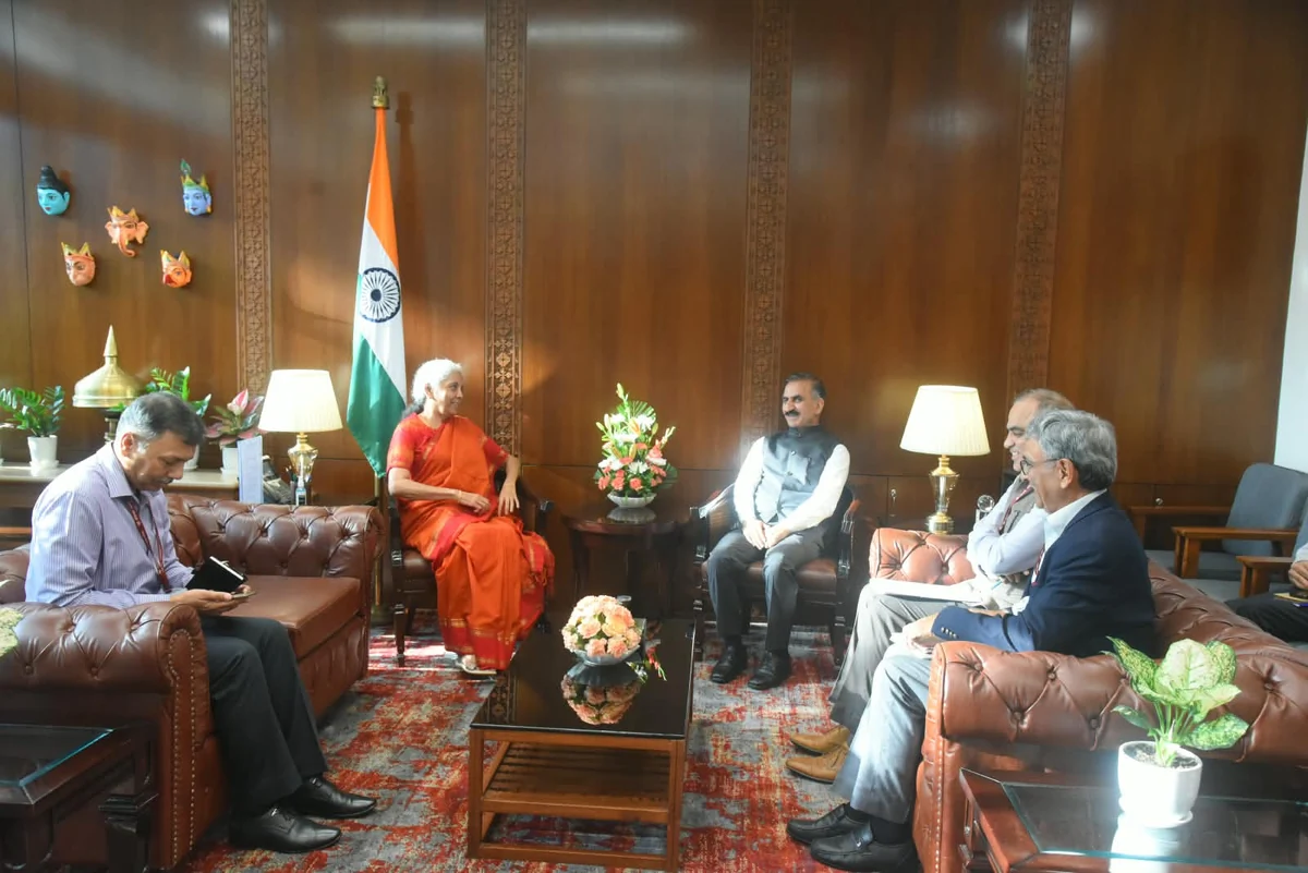 हिमाचल प्रदेश ने केंद्र से मांगी अतिरिक्त वित्तीय मदद, CM सुक्खू ने वित्त मंत्री सीतारमण से की मुलाकात