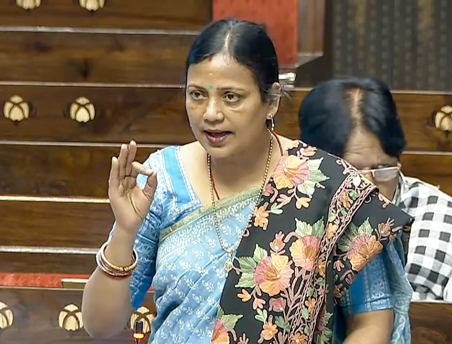 ओडिशा में बाढ़ और भूस्खलन: BJD ने सरकार की तैयारियों पर गंभीर सवाल उठाए, राहत कार्यों में तेजी की मांग