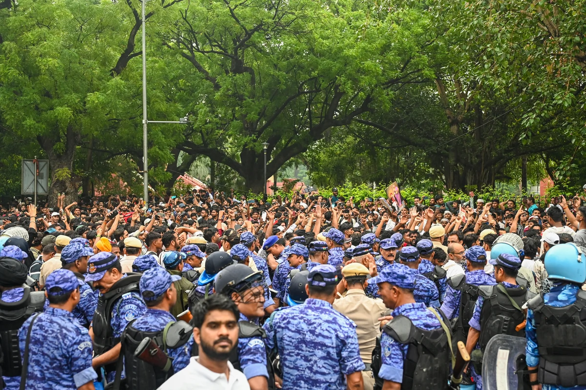 CJP प्रदर्शन हिंसा: दिल्ली पुलिस ने दर्ज की 5 FIR, वीडियो फुटेज से हो रही उपद्रवियों की पहचान
