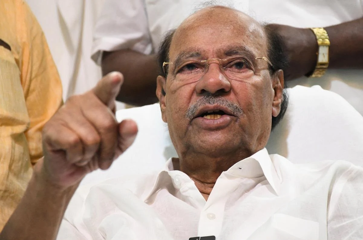 तमिलनाडु: PMK संस्थापक डॉ. एस. रामदास ने सक्रिय राजनीति छोड़ी, बेटे अंबुमणि को सौंपी कमान