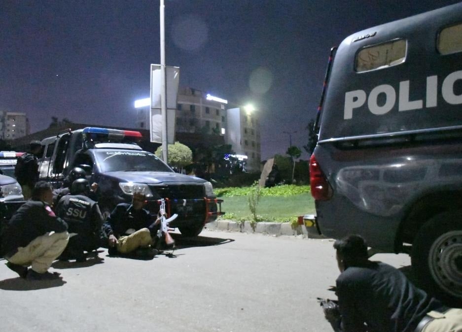 पाकिस्तान: कराची में पुलिसकर्मी की गोली मारकर हत्या, कानून-व्यवस्था पर फिर उठे सवाल