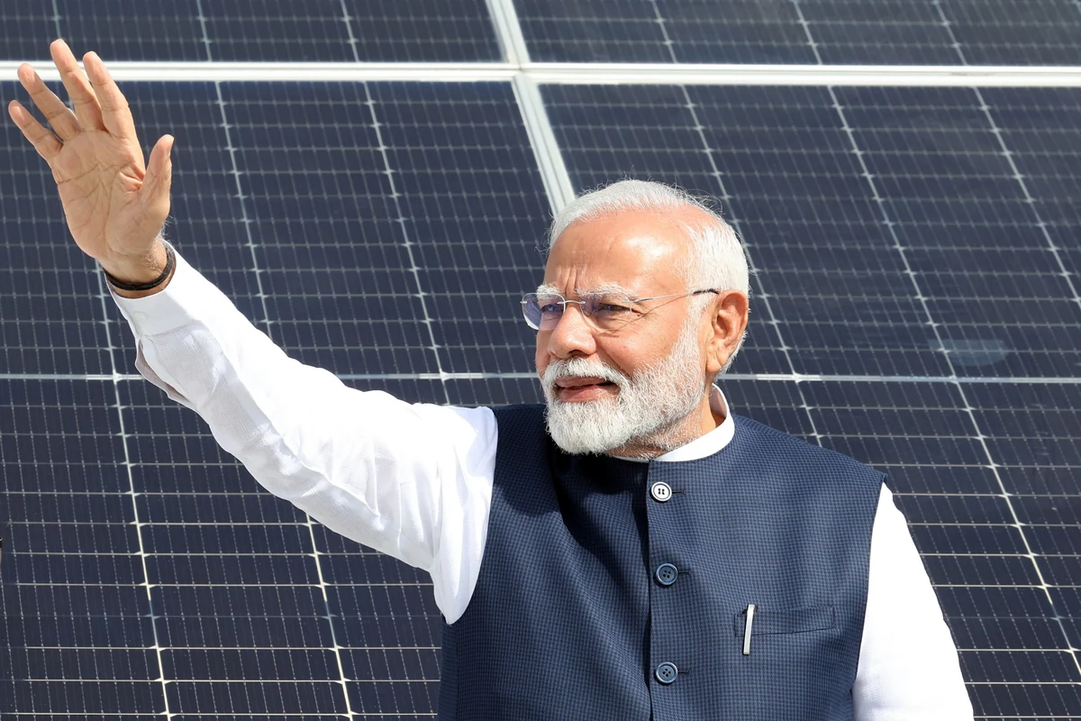 पीएम सूर्य घर योजना की बड़ी कामयाबी: 50 लाख घरों की छतों पर लगे सोलर पैनल, लाखों का बिजली बिल हुआ जीरो