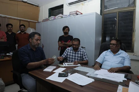 सूरत में बाढ़ पीड़ितों को राहत: नुकसान के आकलन के लिए 65 अतिरिक्त टीमें तैनात, अब तक 65 लाख से ज्यादा की मदद