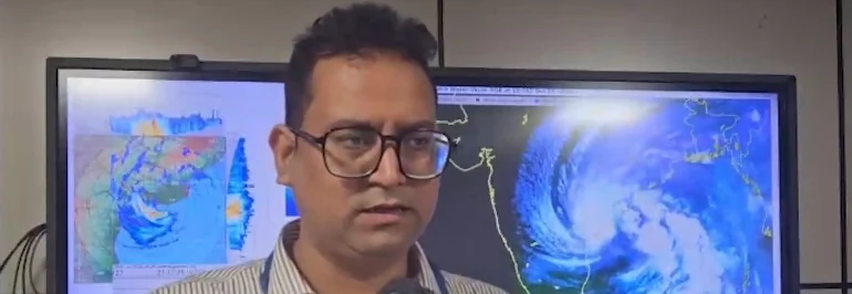 चक्रवात 'अर्नब': ओडिशा के दक्षिणी जिलों में भारी बारिश और भूस्खलन की चेतावनी, आंध्र में शुरू हुआ लैंडफॉल