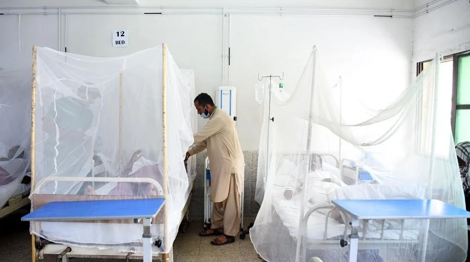 पाकिस्तान: सरकारी अस्पतालों की लापरवाही से बच्चों में HIV संक्रमण, कराची में अभिभावकों का प्रदर्शन