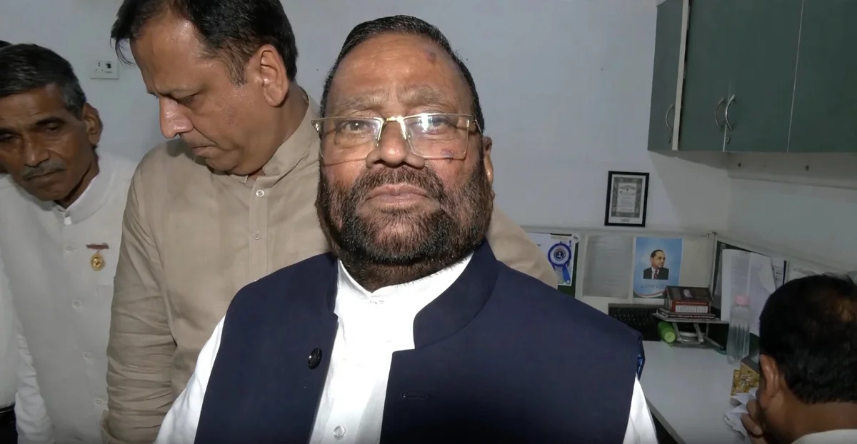 यूपी चुनाव: स्वामी प्रसाद मौर्य की राहुल गांधी से मुलाकात, कांग्रेस के साथ गठबंधन में लड़ने का ऐलान, विलय से इनकार