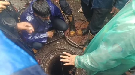 मुंबई: मैनहोल में गिरने से मौत पर सियासी घमासान, विपक्ष ने इसे प्रशासनिक विफलता बताया