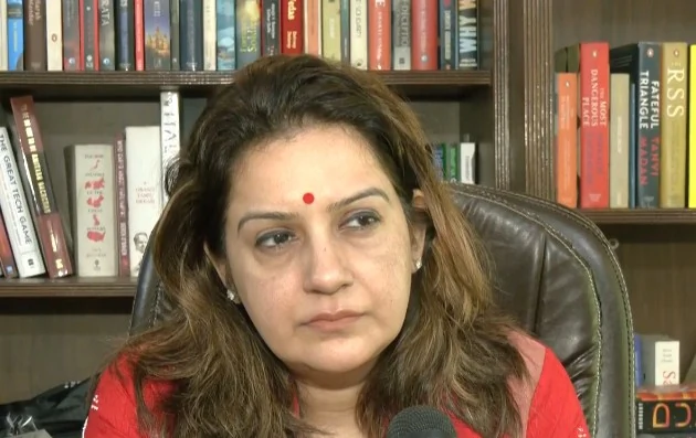 मोहन भागवत के 'सत्ता परिवर्तन' वाले बयान पर विपक्ष का पलटवार, महंगाई और बेरोजगारी पर उठाए सवाल