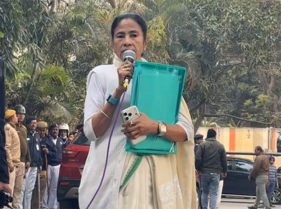 I-PAC छापेमारी मामला: ममता बनर्जी के खिलाफ CBI जांच हो या नहीं, सुप्रीम कोर्ट ने फैसला सुरक्षित रखा