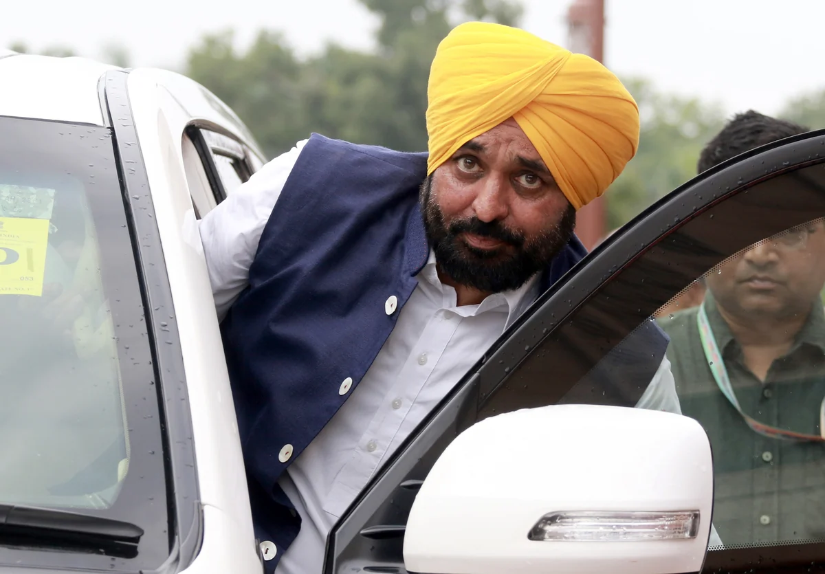 पंजाब में पेपर लीक या नकल? मुख्यमंत्री भगवंत मान और विपक्ष के दावों में ज़मीन-आसमान का अंतर